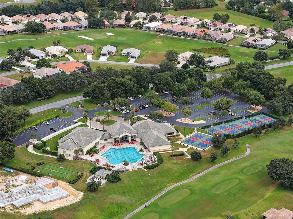 Activo con contrato: $859,900 (3 camas, 3 baños, 2999 Pies cuadrados)