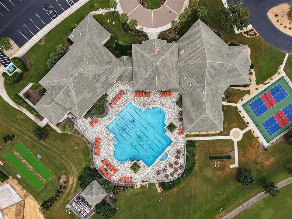 Activo con contrato: $859,900 (3 camas, 3 baños, 2999 Pies cuadrados)