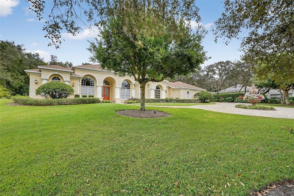 Activo con contrato: $859,900 (3 camas, 3 baños, 2999 Pies cuadrados)