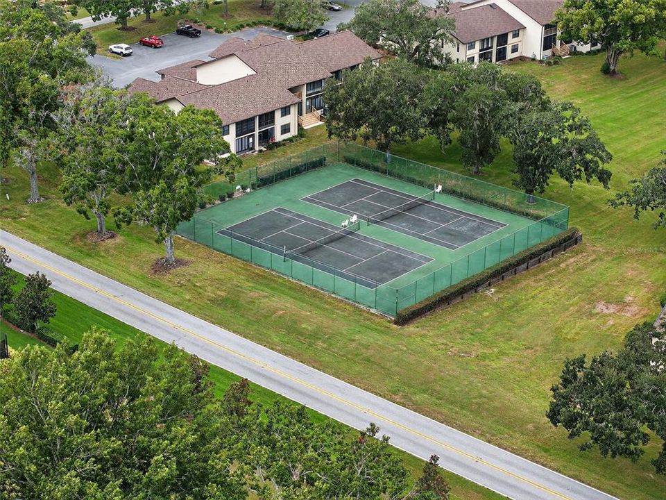 Activo con contrato: $859,900 (3 camas, 3 baños, 2999 Pies cuadrados)