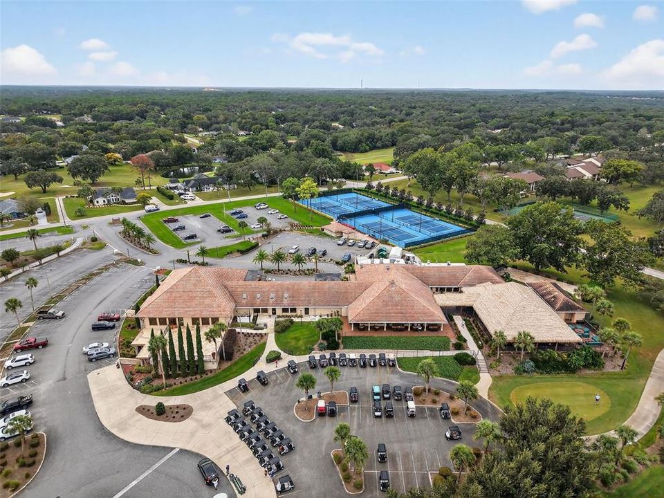 Activo con contrato: $859,900 (3 camas, 3 baños, 2999 Pies cuadrados)