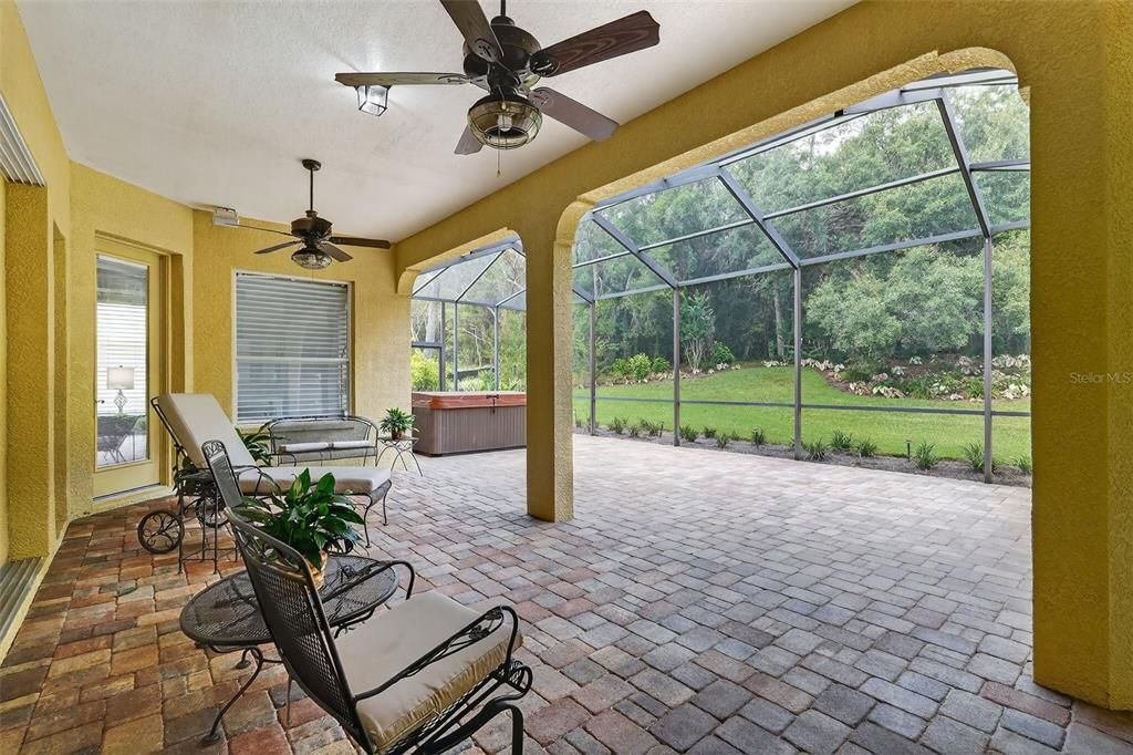 Activo con contrato: $859,900 (3 camas, 3 baños, 2999 Pies cuadrados)