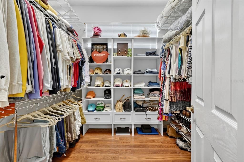 Activo con contrato: $859,900 (3 camas, 3 baños, 2999 Pies cuadrados)