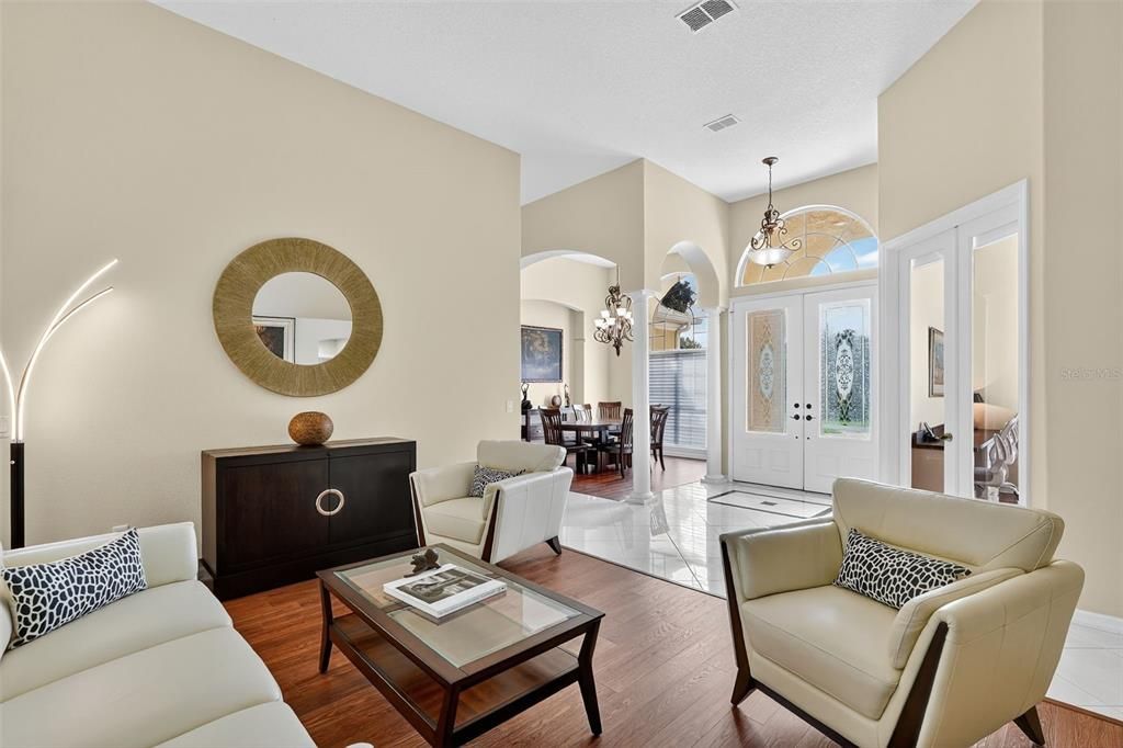 Activo con contrato: $859,900 (3 camas, 3 baños, 2999 Pies cuadrados)