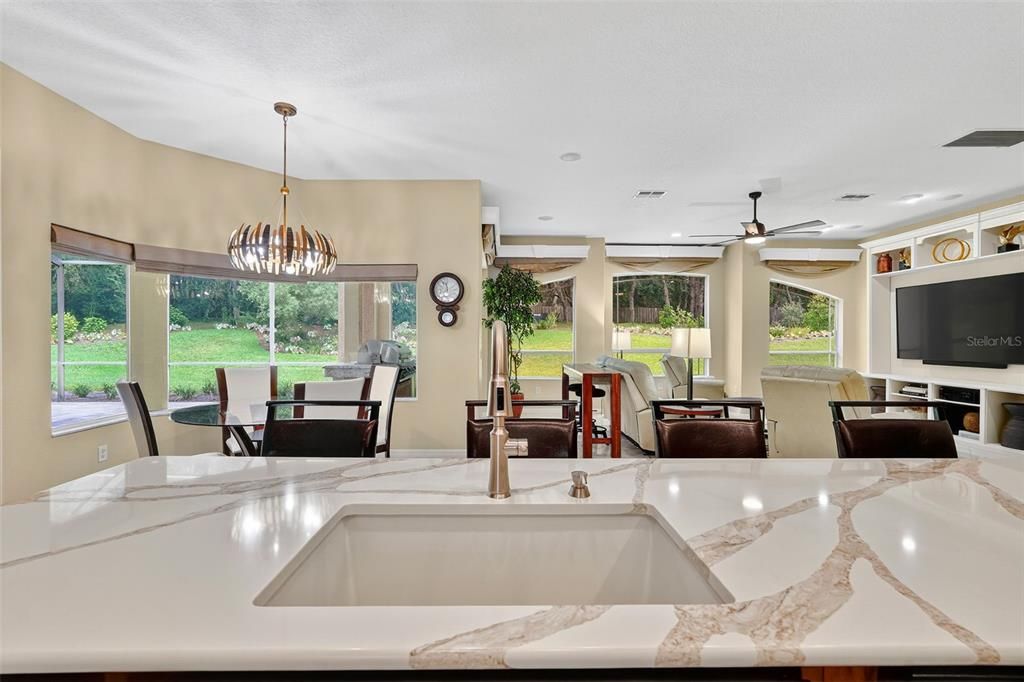 Activo con contrato: $859,900 (3 camas, 3 baños, 2999 Pies cuadrados)