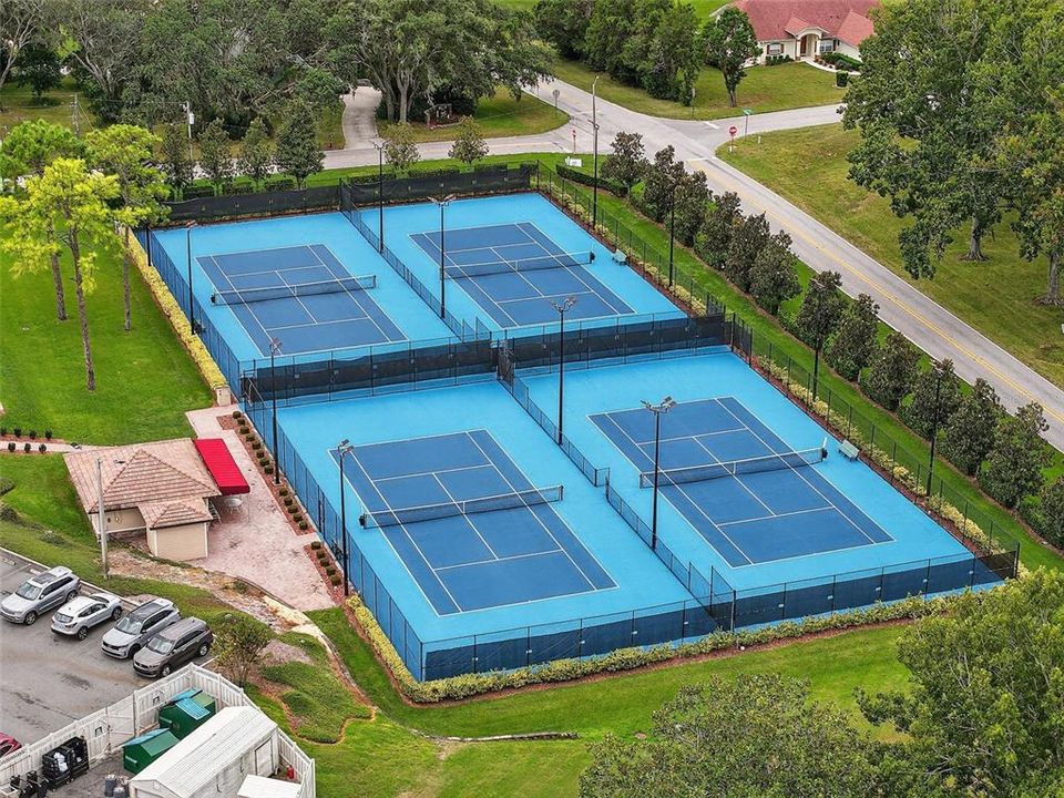 Activo con contrato: $859,900 (3 camas, 3 baños, 2999 Pies cuadrados)