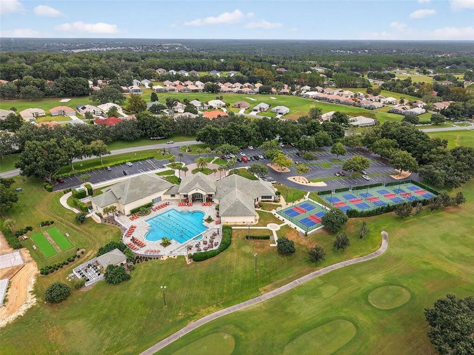 Activo con contrato: $859,900 (3 camas, 3 baños, 2999 Pies cuadrados)