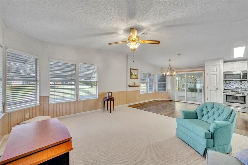 For Sale: $190,000 (2 beds, 2 baths, 1586 Square Feet)