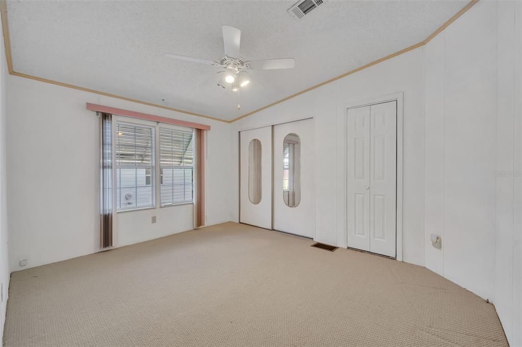 For Sale: $190,000 (2 beds, 2 baths, 1586 Square Feet)