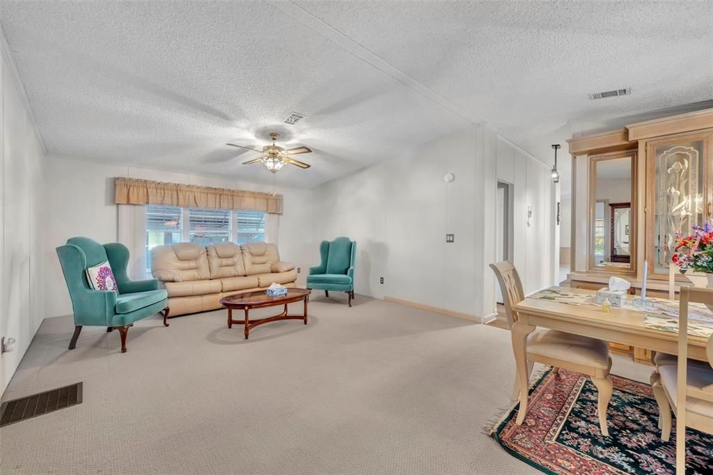 For Sale: $190,000 (2 beds, 2 baths, 1586 Square Feet)