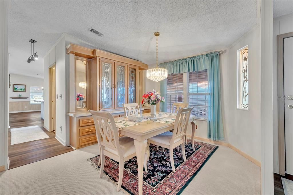 For Sale: $190,000 (2 beds, 2 baths, 1586 Square Feet)