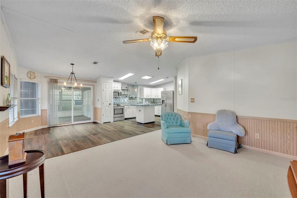 For Sale: $190,000 (2 beds, 2 baths, 1586 Square Feet)