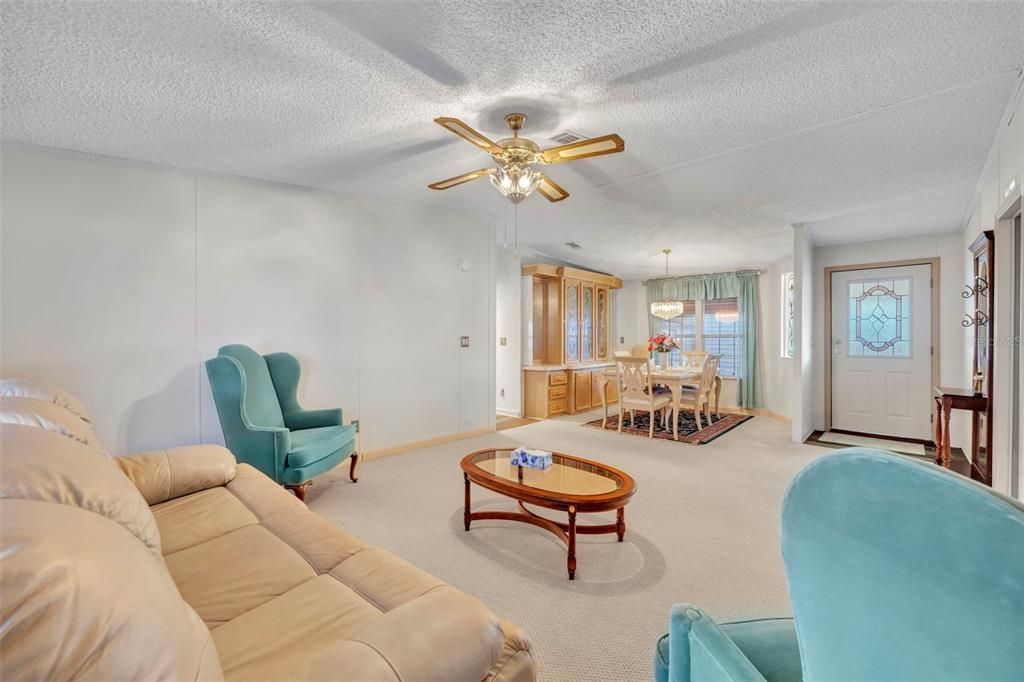 For Sale: $190,000 (2 beds, 2 baths, 1586 Square Feet)