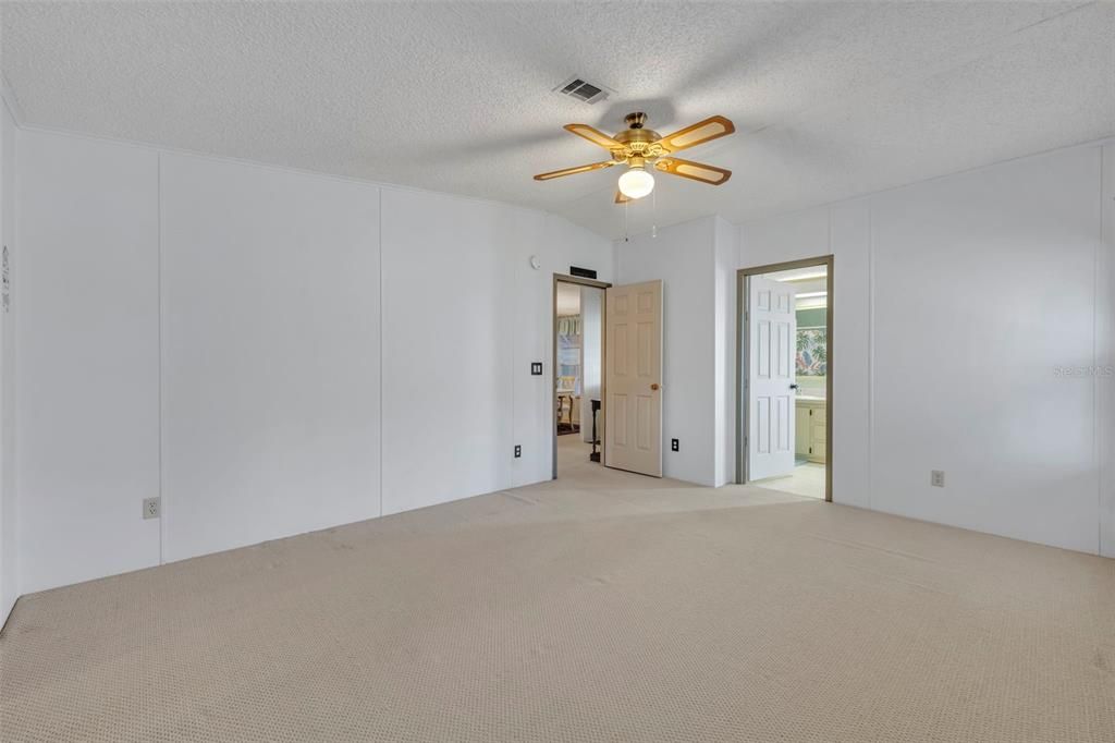 For Sale: $190,000 (2 beds, 2 baths, 1586 Square Feet)