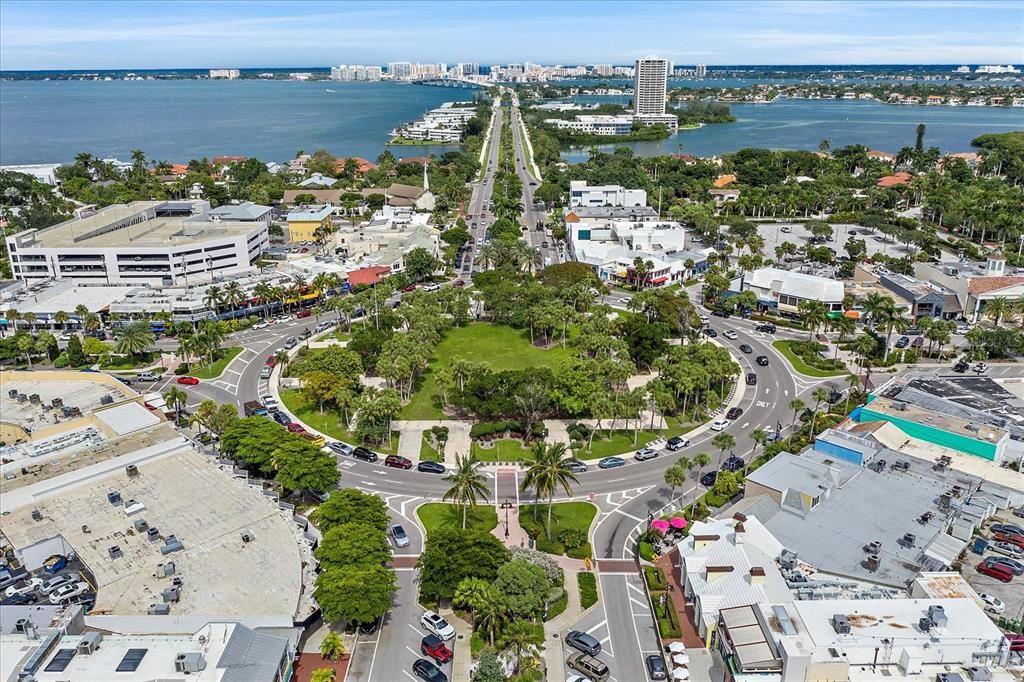 待售: $279,900 (2 贝兹, 2 浴室, 1352 平方英尺)