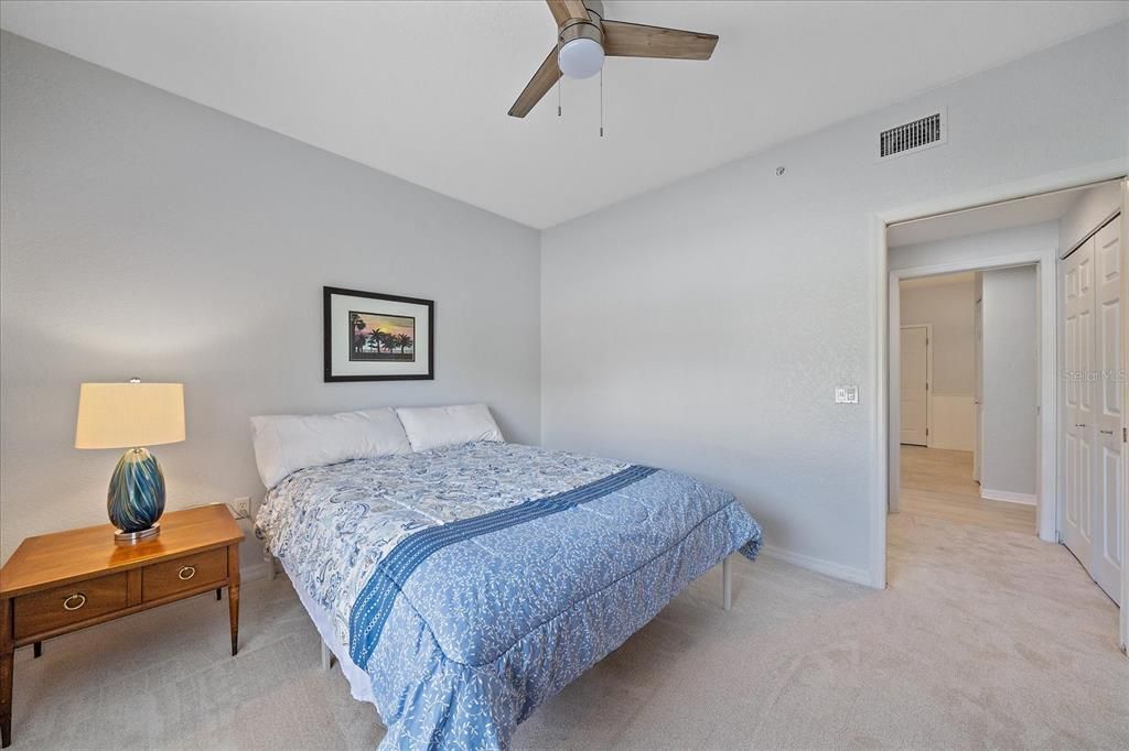 待售: $279,900 (2 贝兹, 2 浴室, 1352 平方英尺)