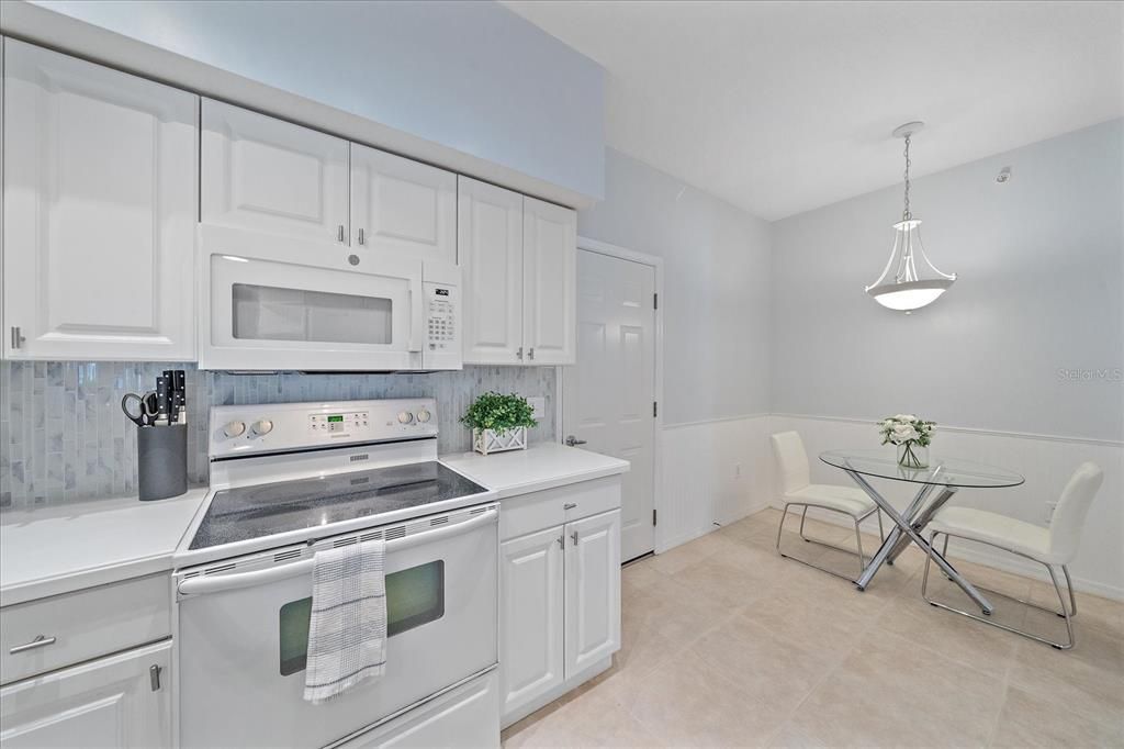 待售: $279,900 (2 贝兹, 2 浴室, 1352 平方英尺)