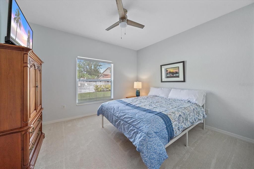 待售: $279,900 (2 贝兹, 2 浴室, 1352 平方英尺)