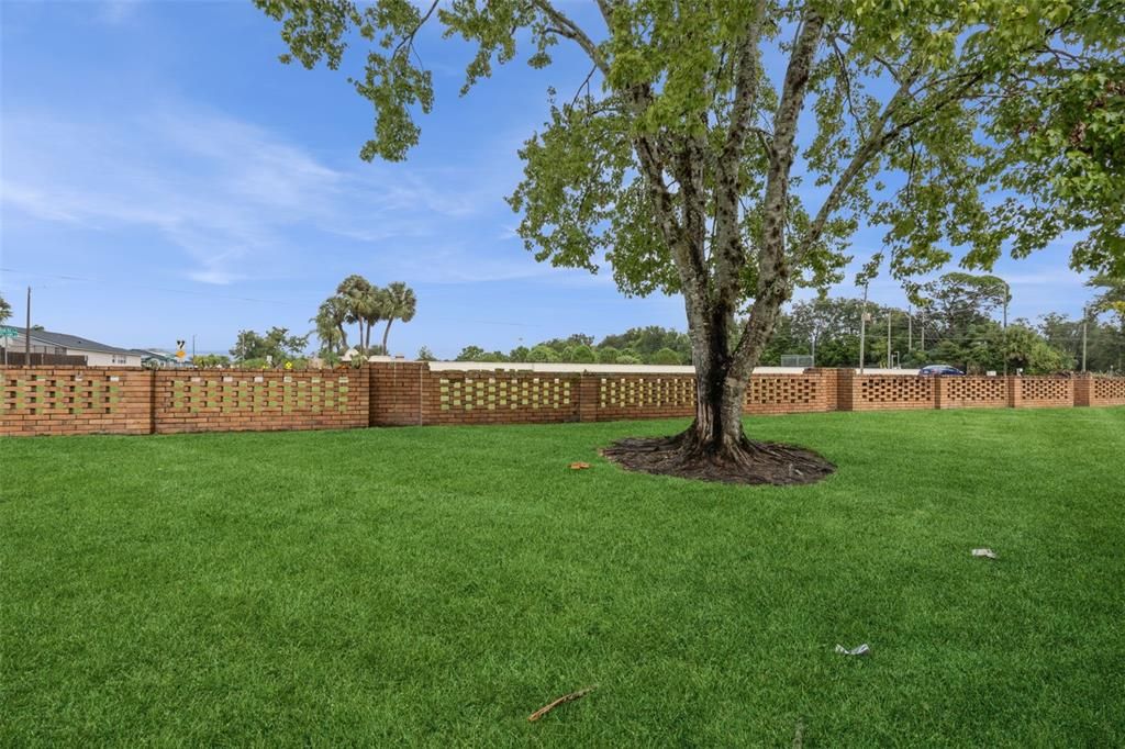 For Sale: $230,000 (3 beds, 2 baths, 1220 Square Feet)