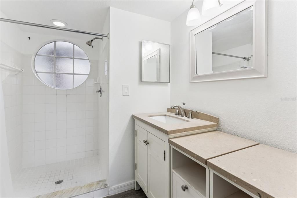 For Sale: $230,000 (3 beds, 2 baths, 1220 Square Feet)