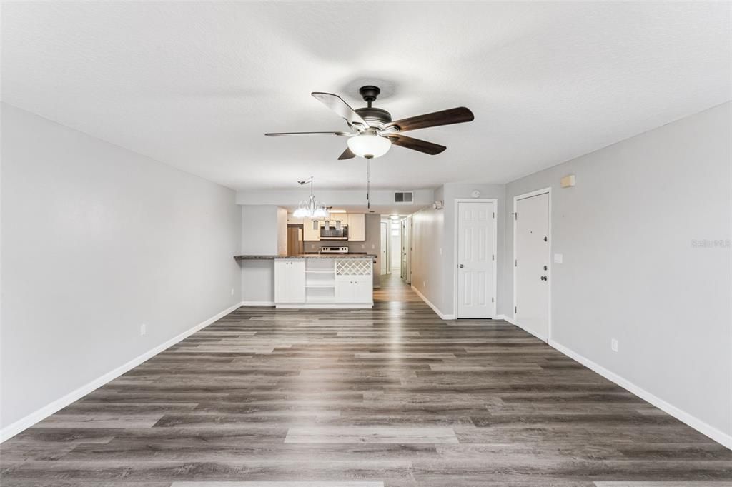 For Sale: $230,000 (3 beds, 2 baths, 1220 Square Feet)