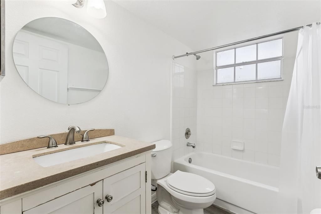 For Sale: $230,000 (3 beds, 2 baths, 1220 Square Feet)