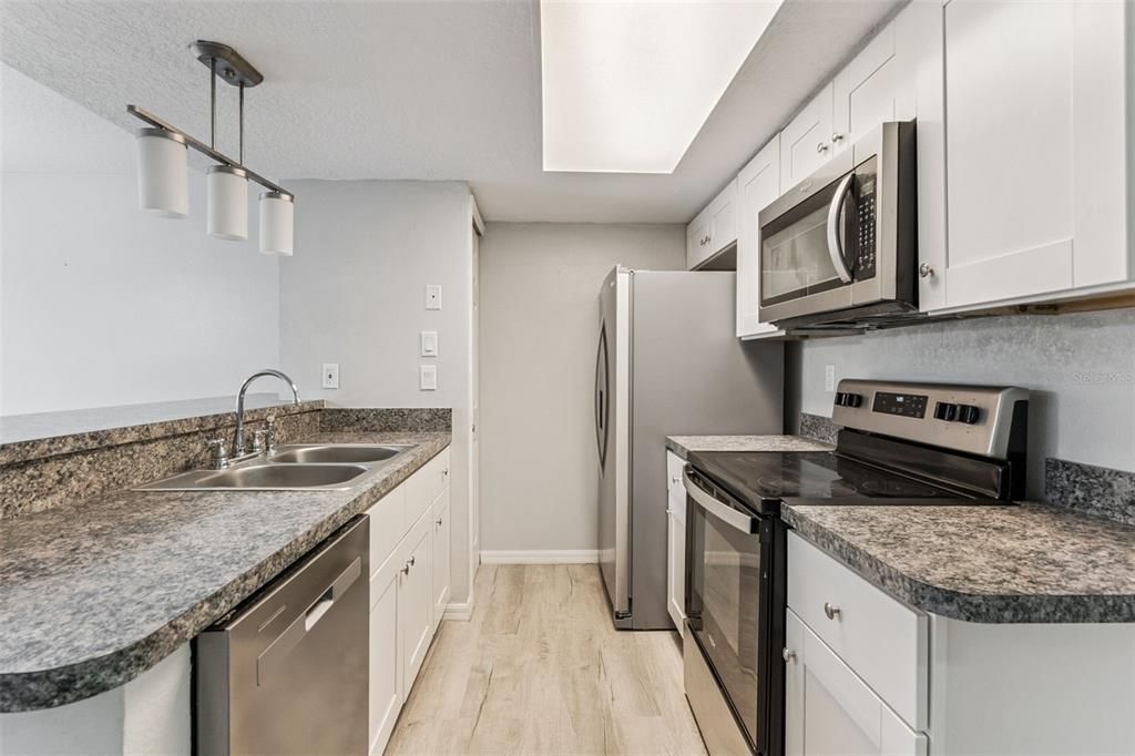 For Sale: $230,000 (3 beds, 2 baths, 1220 Square Feet)