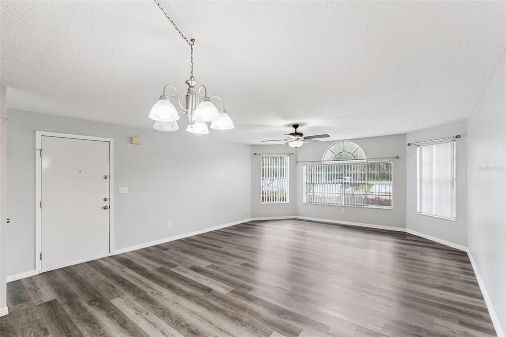 For Sale: $230,000 (3 beds, 2 baths, 1220 Square Feet)