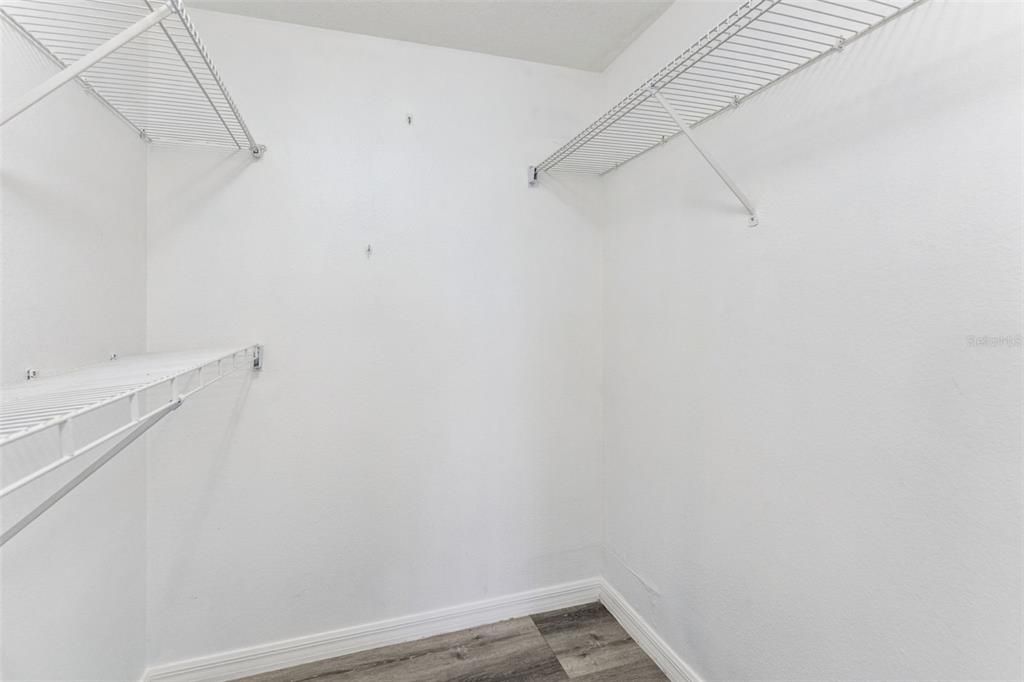 For Sale: $230,000 (3 beds, 2 baths, 1220 Square Feet)