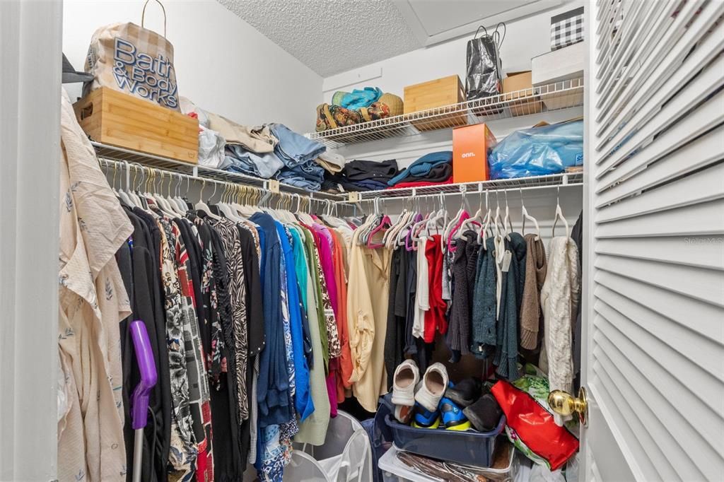 待售: $160,000 (2 贝兹, 2 浴室, 1029 平方英尺)