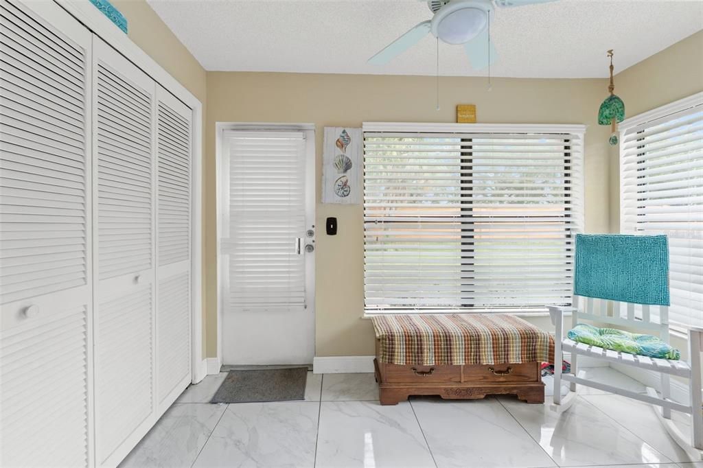 待售: $160,000 (2 贝兹, 2 浴室, 1029 平方英尺)