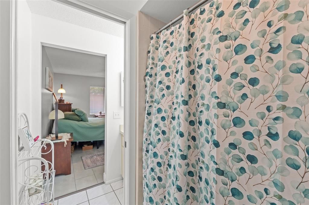 待售: $160,000 (2 贝兹, 2 浴室, 1029 平方英尺)