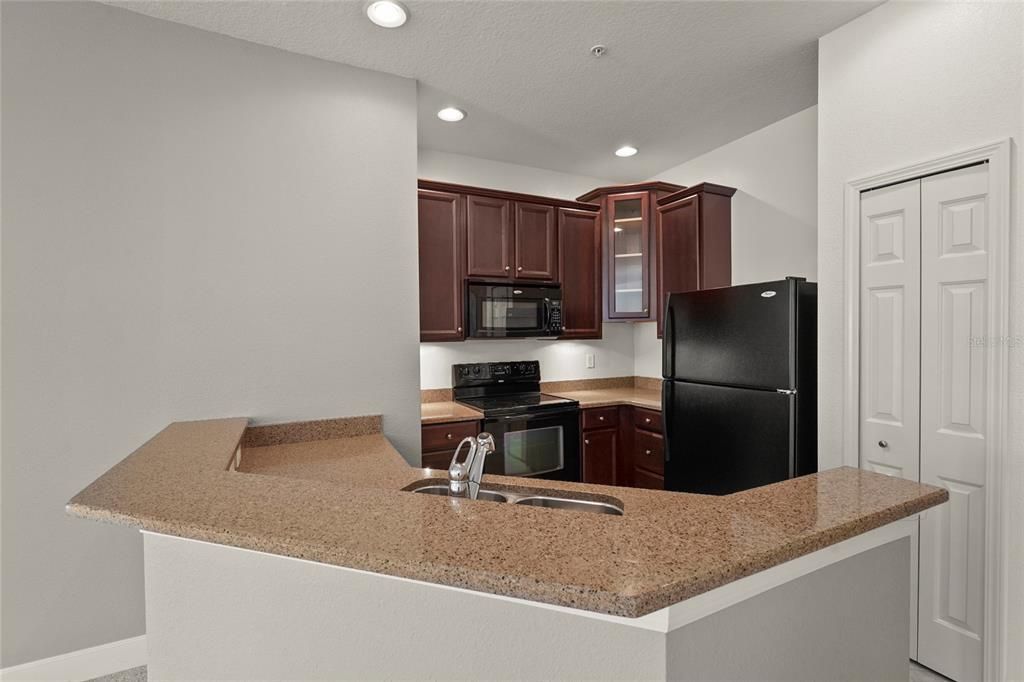 Active With Contract: $270,000 (3 beds, 2 baths, 1417 Square Feet)