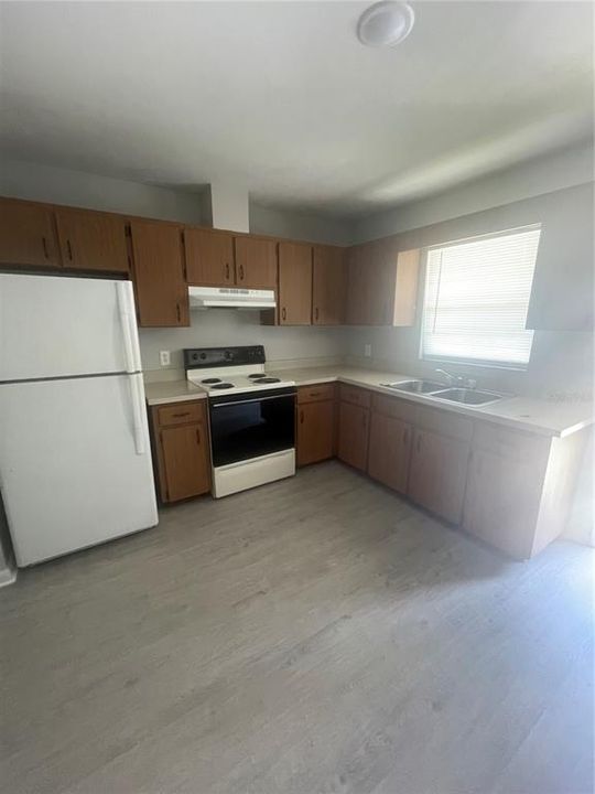 出租: $1,095 (2 贝兹, 1 浴室, 751 平方英尺)