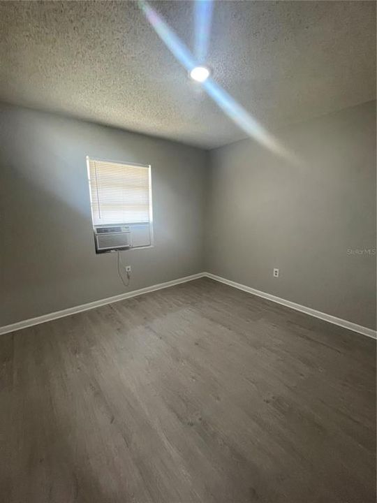 出租: $1,095 (2 贝兹, 1 浴室, 751 平方英尺)