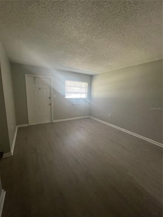 出租: $1,095 (2 贝兹, 1 浴室, 751 平方英尺)