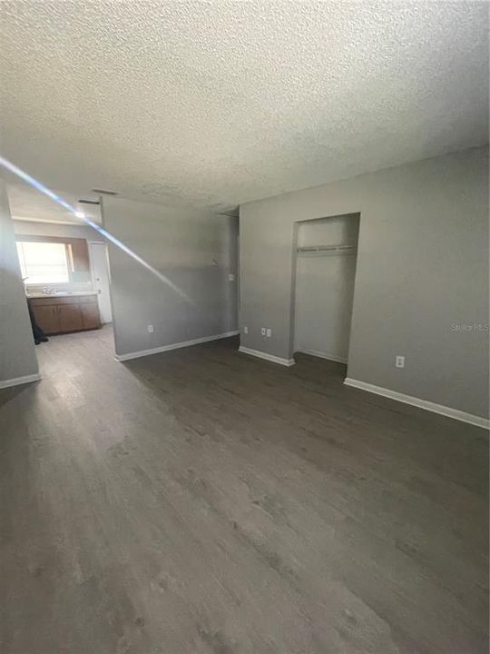 出租: $1,095 (2 贝兹, 1 浴室, 751 平方英尺)