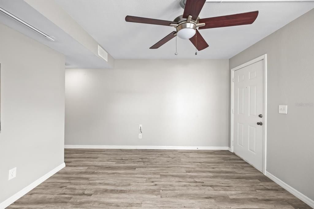 For Sale: $109,777 (1 beds, 1 baths, 504 Square Feet)