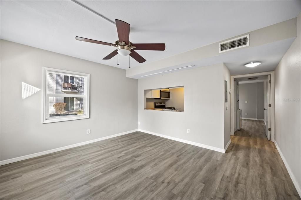 For Sale: $109,777 (1 beds, 1 baths, 504 Square Feet)