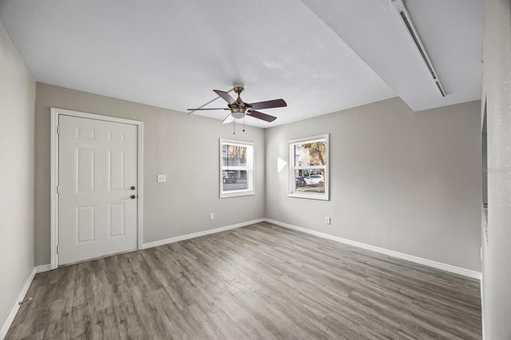 For Sale: $109,777 (1 beds, 1 baths, 504 Square Feet)