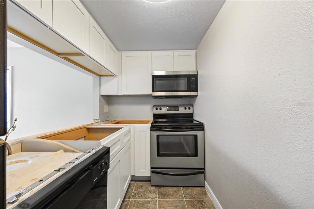 For Sale: $109,777 (1 beds, 1 baths, 504 Square Feet)