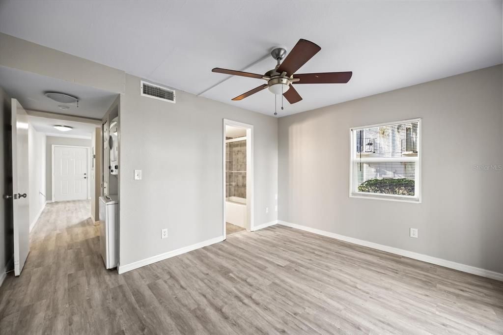 For Sale: $109,777 (1 beds, 1 baths, 504 Square Feet)