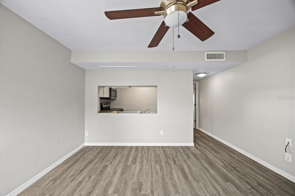 For Sale: $109,777 (1 beds, 1 baths, 504 Square Feet)