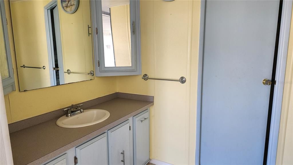 待售: $120,000 (2 贝兹, 2 浴室, 1151 平方英尺)