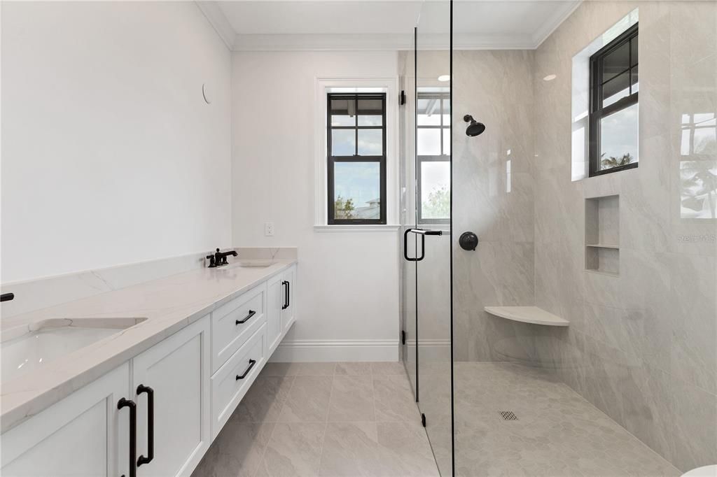 На продажу: $4,850,000 (4 спален, 4 ванн, 2915 Квадратных фут)