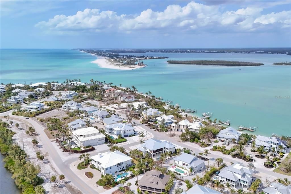 На продажу: $4,850,000 (4 спален, 4 ванн, 2915 Квадратных фут)