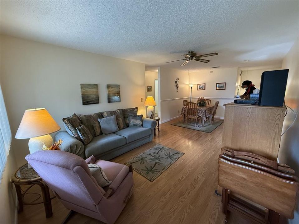 For Rent: $1,600 (2 beds, 2 baths, 1113 Square Feet)