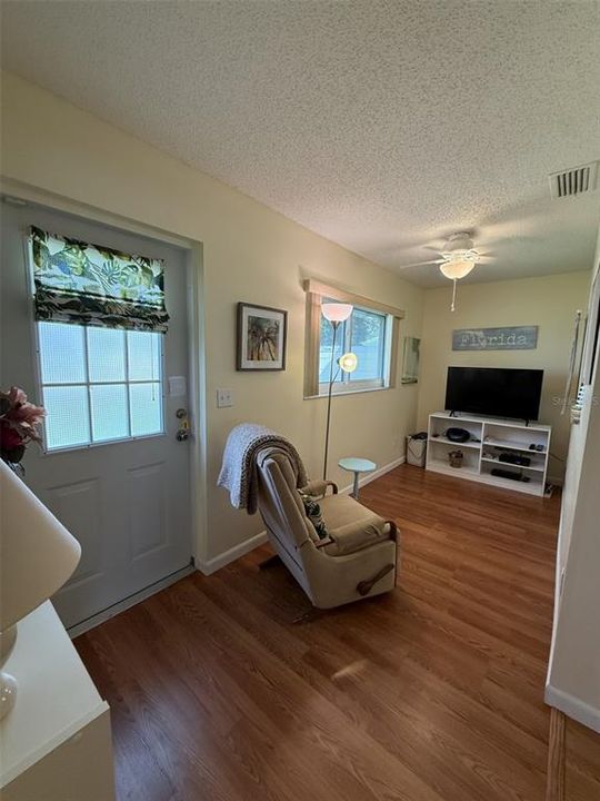 For Rent: $1,600 (2 beds, 2 baths, 1113 Square Feet)