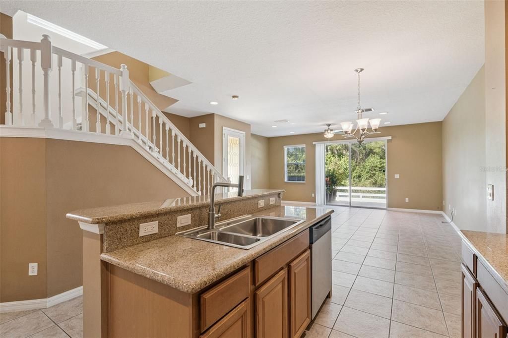 待售: $435,000 (3 贝兹, 2 浴室, 1671 平方英尺)