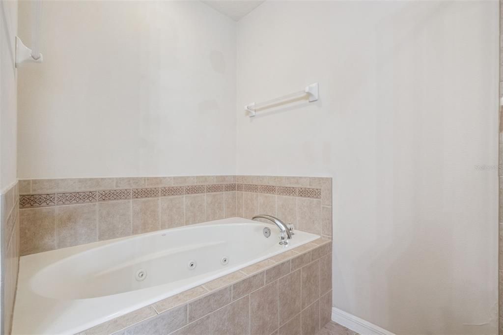 待售: $435,000 (3 贝兹, 2 浴室, 1671 平方英尺)